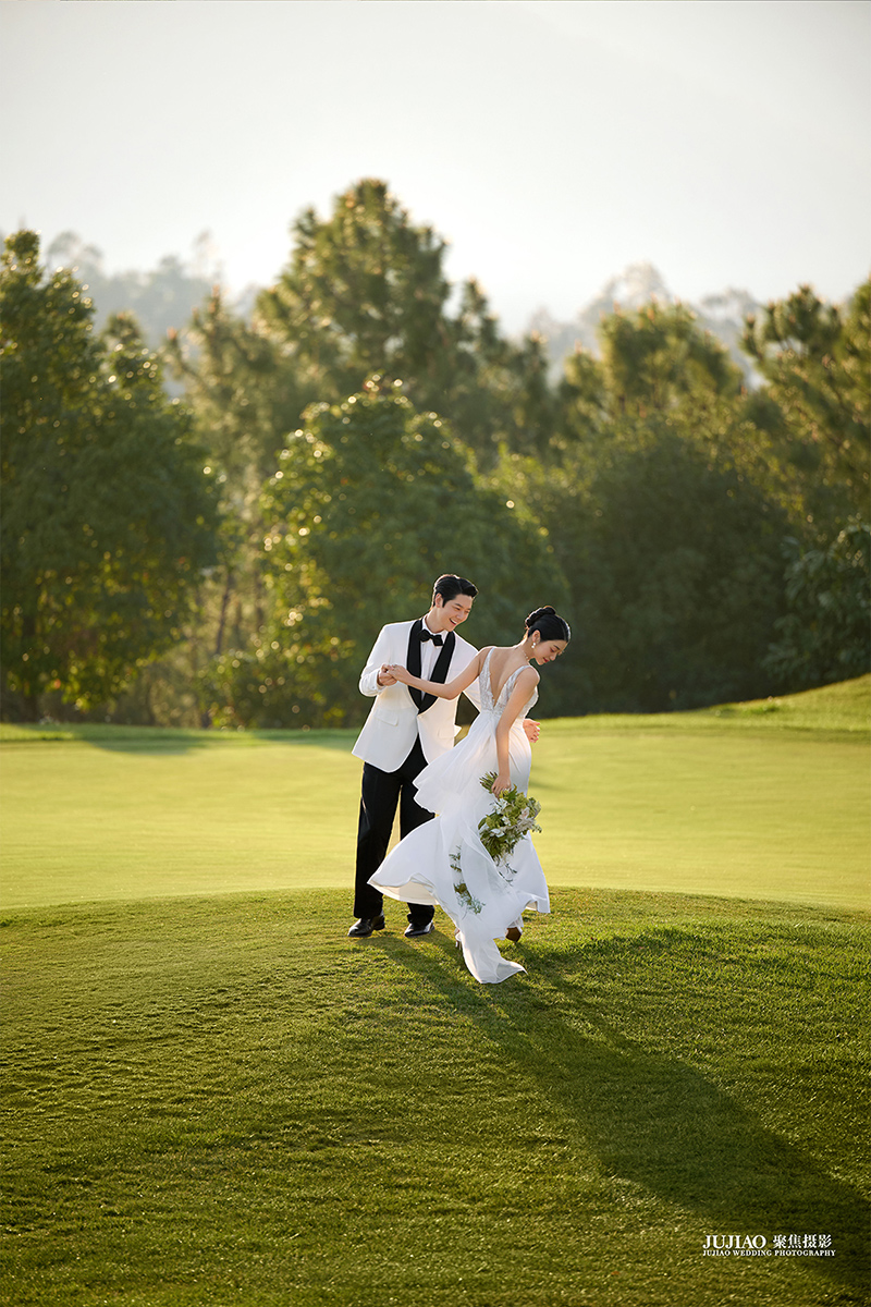 草坪婚纱照